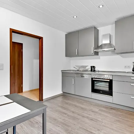 Bege Professional Quarters